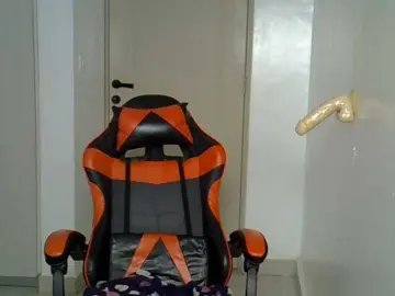 Dinah-6  live sex cam
