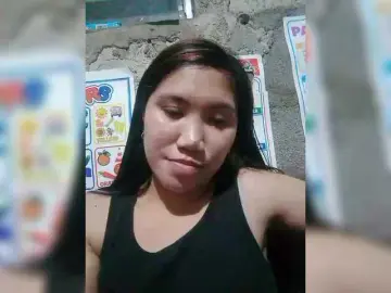 JuicyKittie  live sex cam
