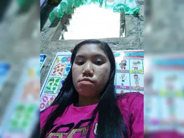 JuicyKittie  live sex cam