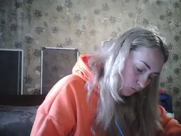 Margo8  live sex cam