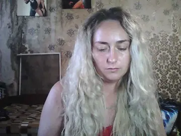 Margo8  live sex cam