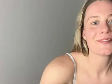 MissFitMargo  live sex cam