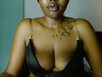 Prety-chocolatte  live sex cam