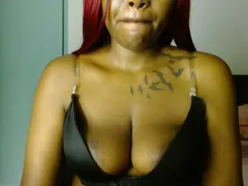 Prety-chocolatte  live sex cam