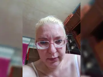 Vika211  live sex cam