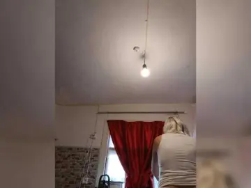 Vika211  live sex cam