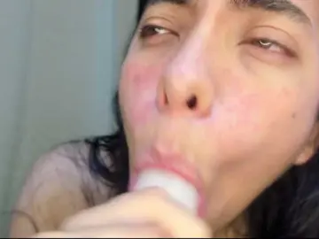 Emily118  live sex cam