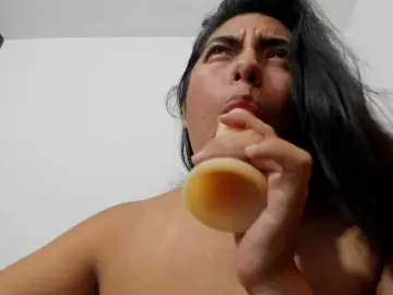 Emily118  live sex cam