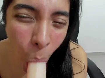 Emily118  live sex cam