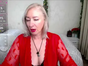 Hunters-woman  live sex cam