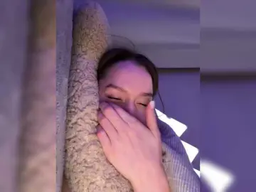 WhiteTEAa  live sex cam