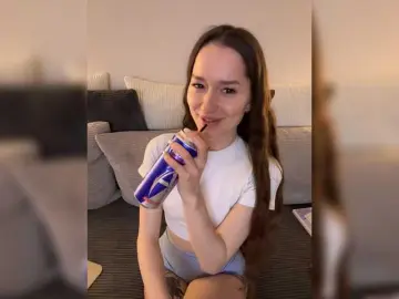 WhiteTEAa  live sex cam