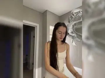 WhiteTEAa  live sex cam