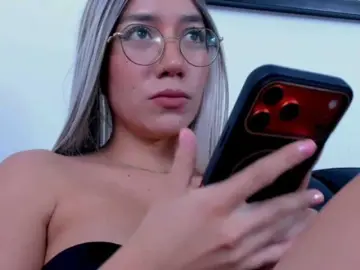 EllaDavs  live sex cam