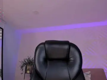 MaryLewis  live sex cam