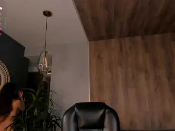 MaryLewis  live sex cam