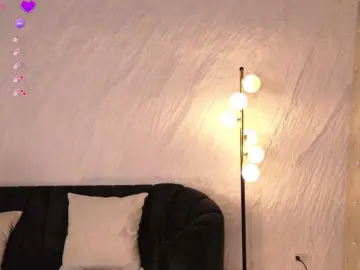 MaryLewis  live sex cam