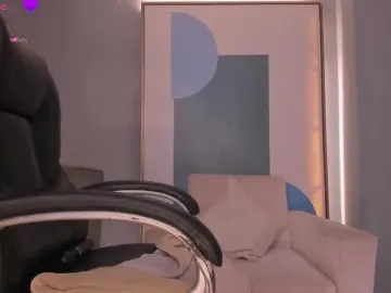MaryLewis  live sex cam