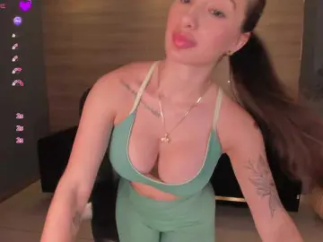 MaryLewis  live sex cam