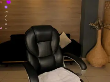 MaryLewis  live sex cam