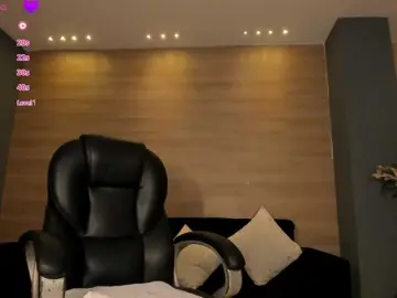 MaryLewis  live sex cam
