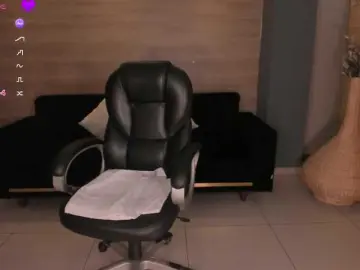 MaryLewis  live sex cam