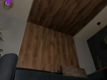 MaryLewis  live sex cam