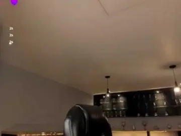 MaryLewis  live sex cam