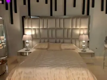 MaryLewis  live sex cam
