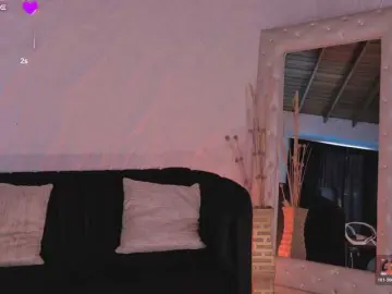 MaryLewis  live sex cam