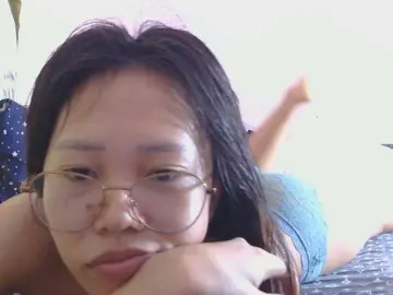 Innocentzara  live sex cam