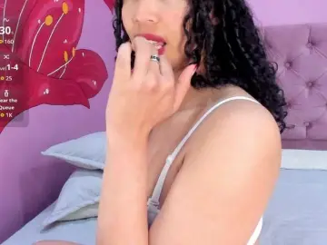 Aisha-Noir  live sex cam