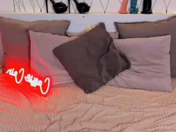 LillianShineX  live sex cam