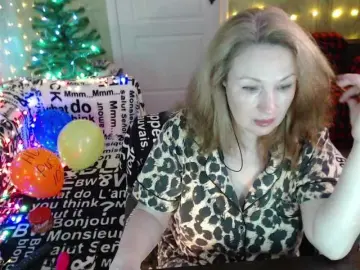 MeganIris  live sex cam