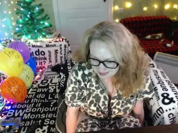 MeganIris  live sex cam