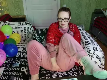 MeganIris  live sex cam