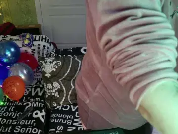 MeganIris  live sex cam