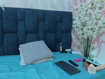 Melody-Megann  live sex cam