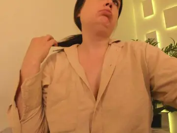 Battymoll  live sex cam