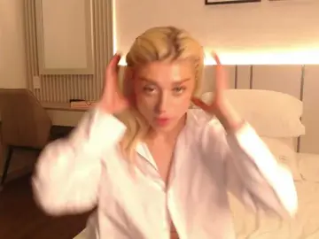 BlondyLi  live sex cam