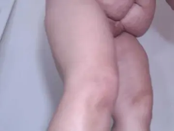 HotMilfSquirt  live sex cam