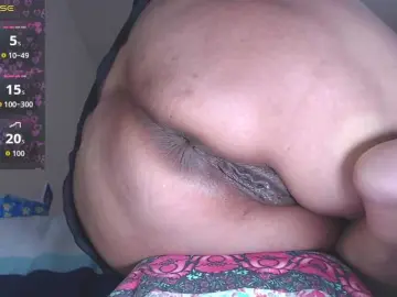 HotMilfSquirt  live sex cam