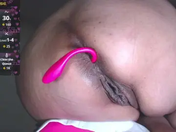 HotMilfSquirt  live sex cam