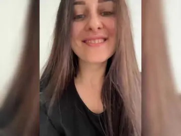 Viksi66  live sex cam