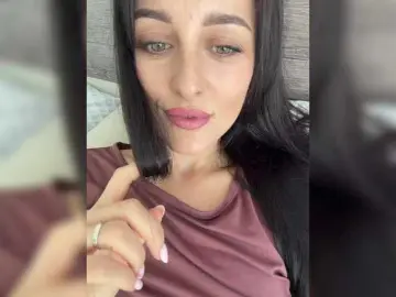 Viksi66  live sex cam