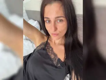 Viksi66  live sex cam