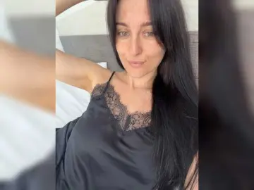 Viksi66  live sex cam