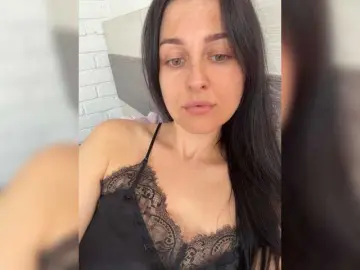 Viksi66  live sex cam