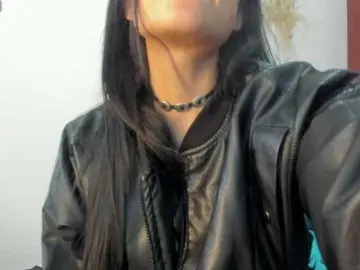 Alizee  live sex cam