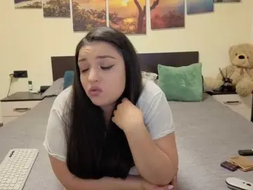 Adellineee  live sex cam